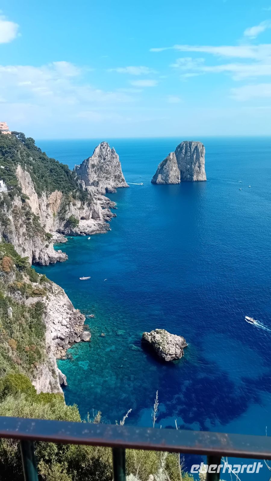 Blick auf Faraglioni Felsen