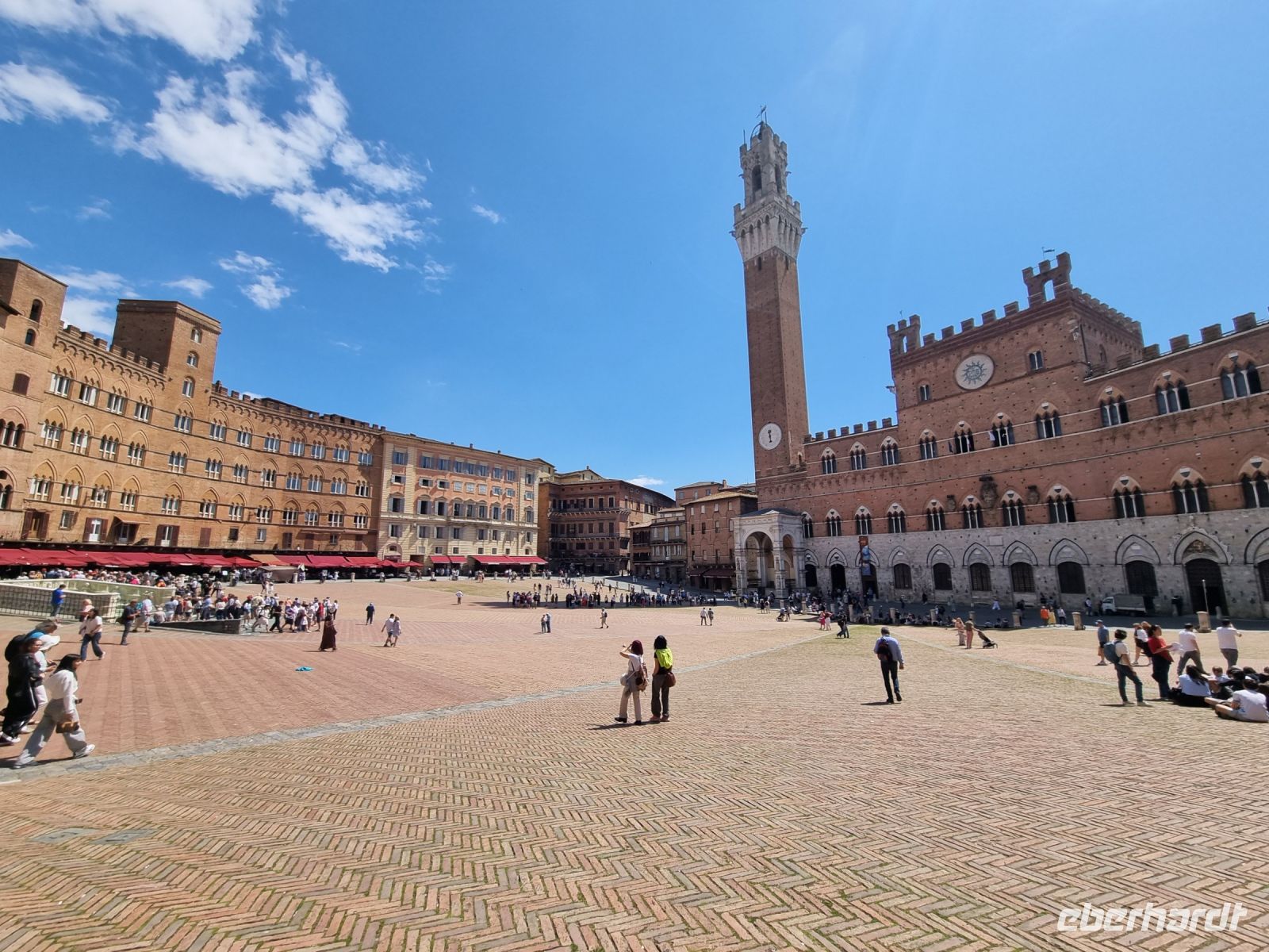 Siena - Piazza del Campo mit Palazzo Pubblico (Rathaus)