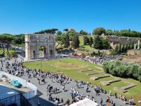 Rom - Blick vom Kolosseum zum Konstantinsbogen