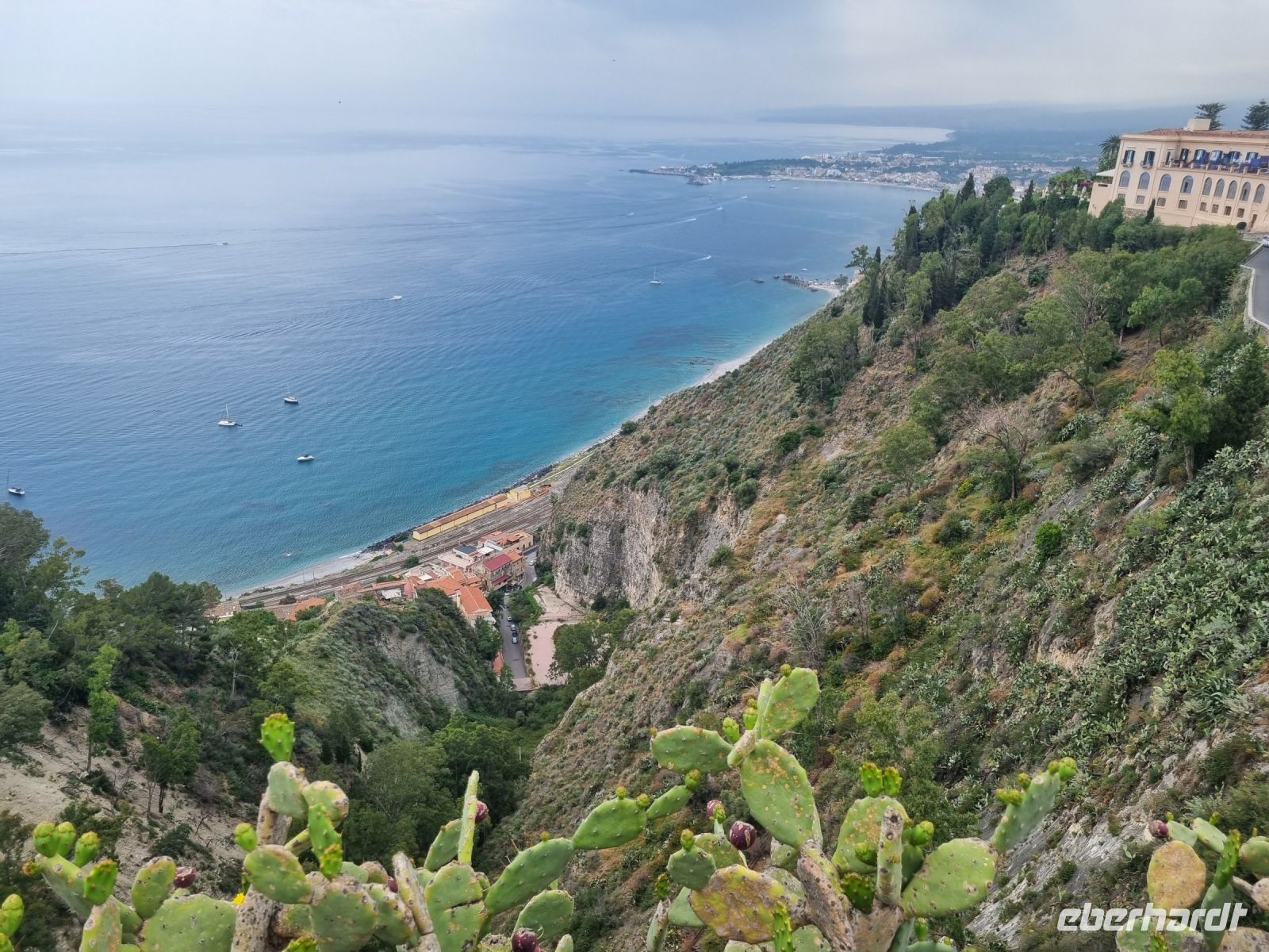 Insel Sizilien - Taormina (Ausblick von der Piazza IX Aprile)