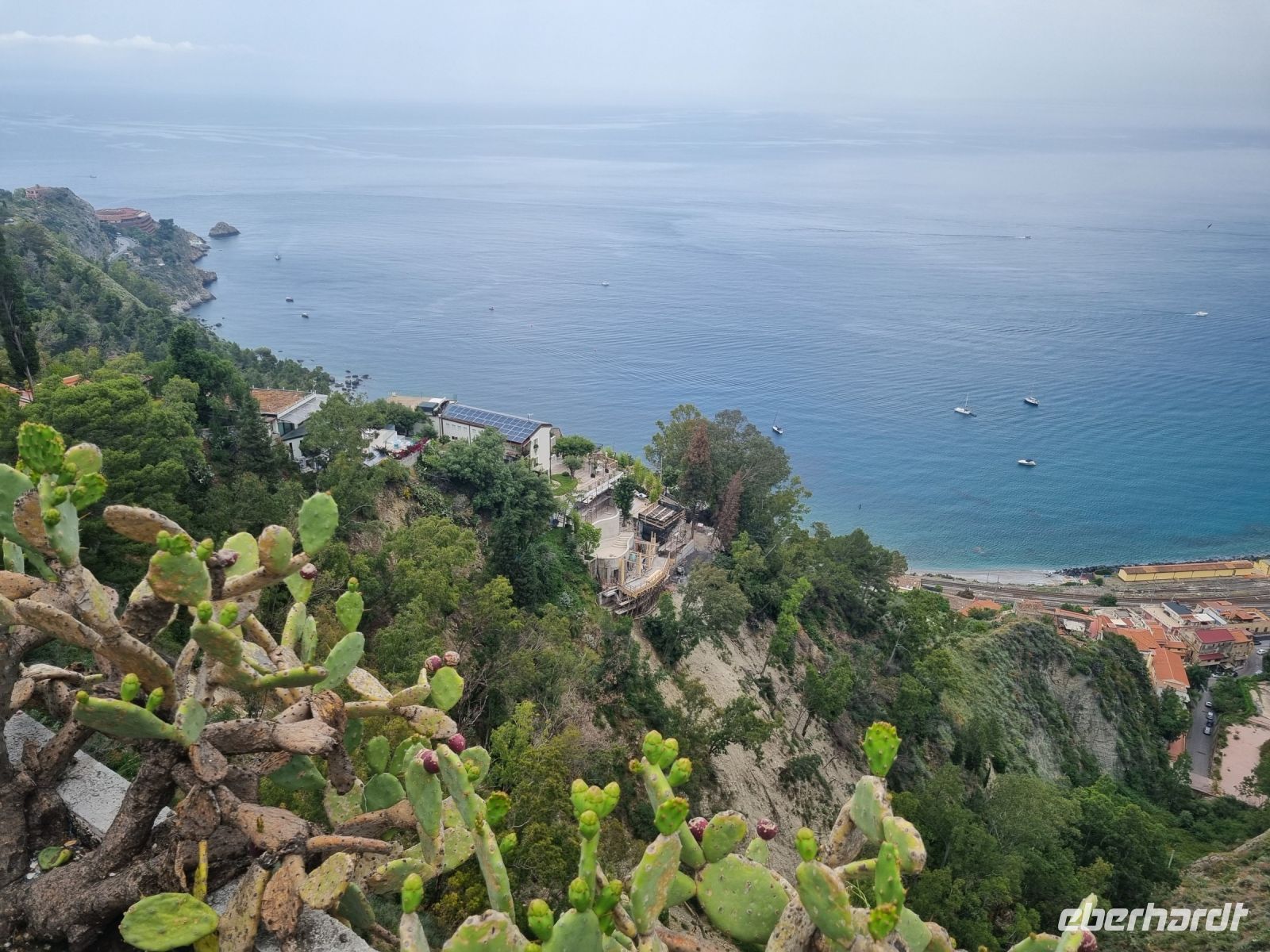 Insel Sizilien - Taormina (Ausblick von der Piazza IX Aprile)