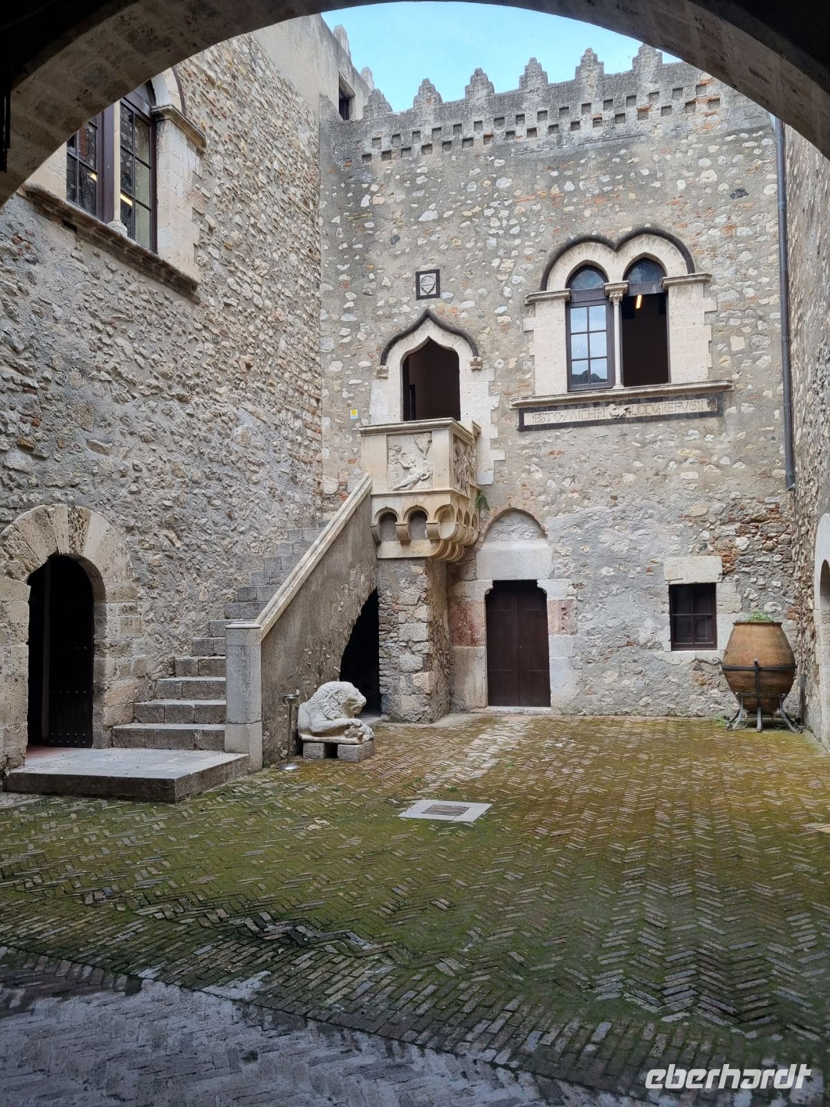 Insel Sizilien - Taormina (Innenhof des Palazzo Corvaja)