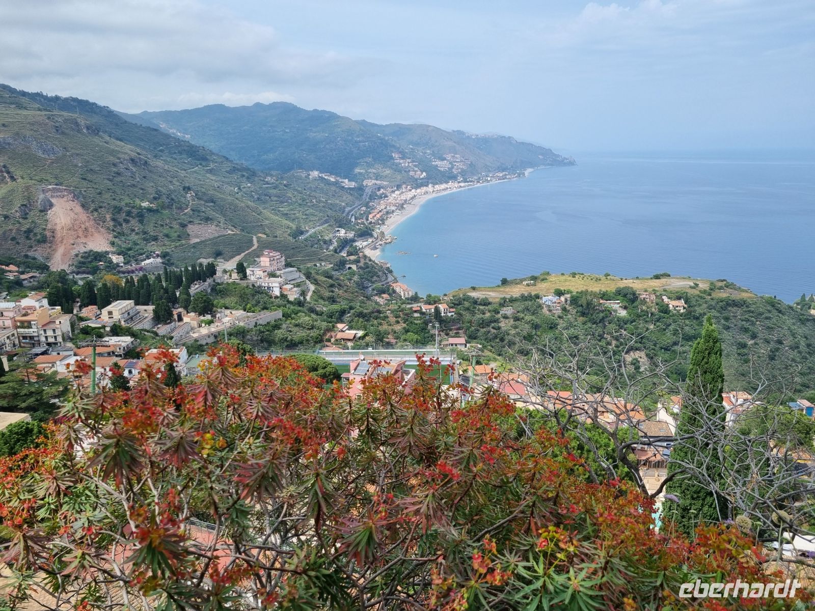 Insel Sizilien - Taormina (Ausblick vom Antiken Theater gen Norden)
