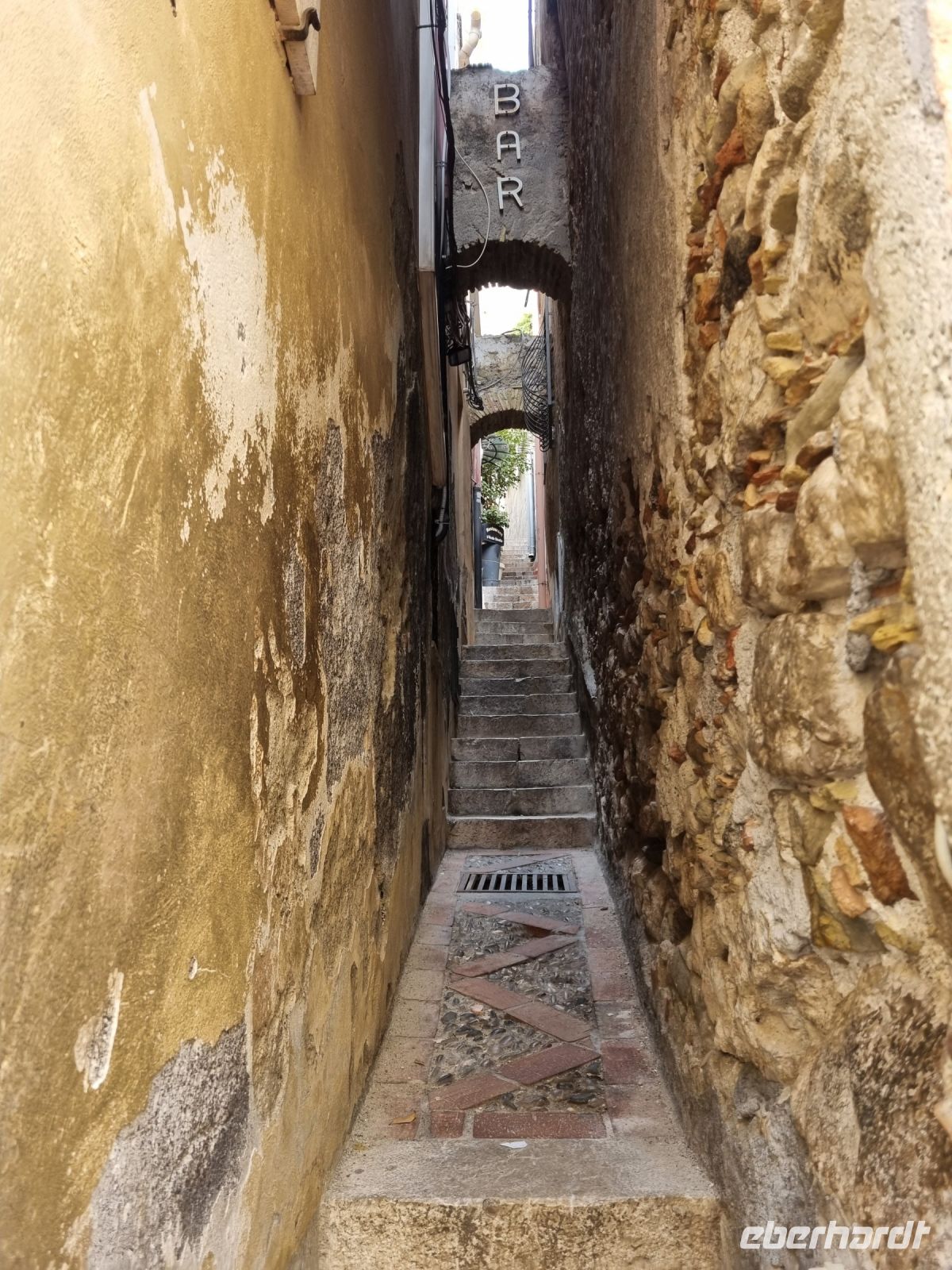 Insel Sizilien - Taormina (Vicolo Stretto bzw. Schmale Gasse)