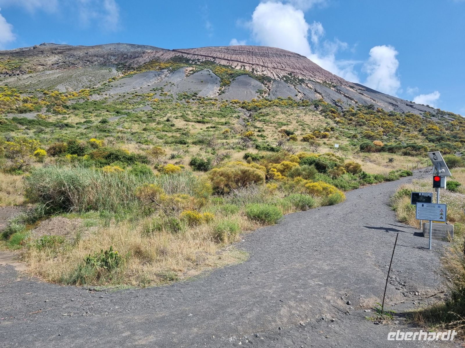 Insel Vulcano - Aufgang zum Gran Cratere della Fossa (Großer Krater)