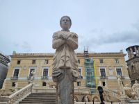 Insel Sizilien - Palermo (Piazza Pretoria mit dem Rathaus)