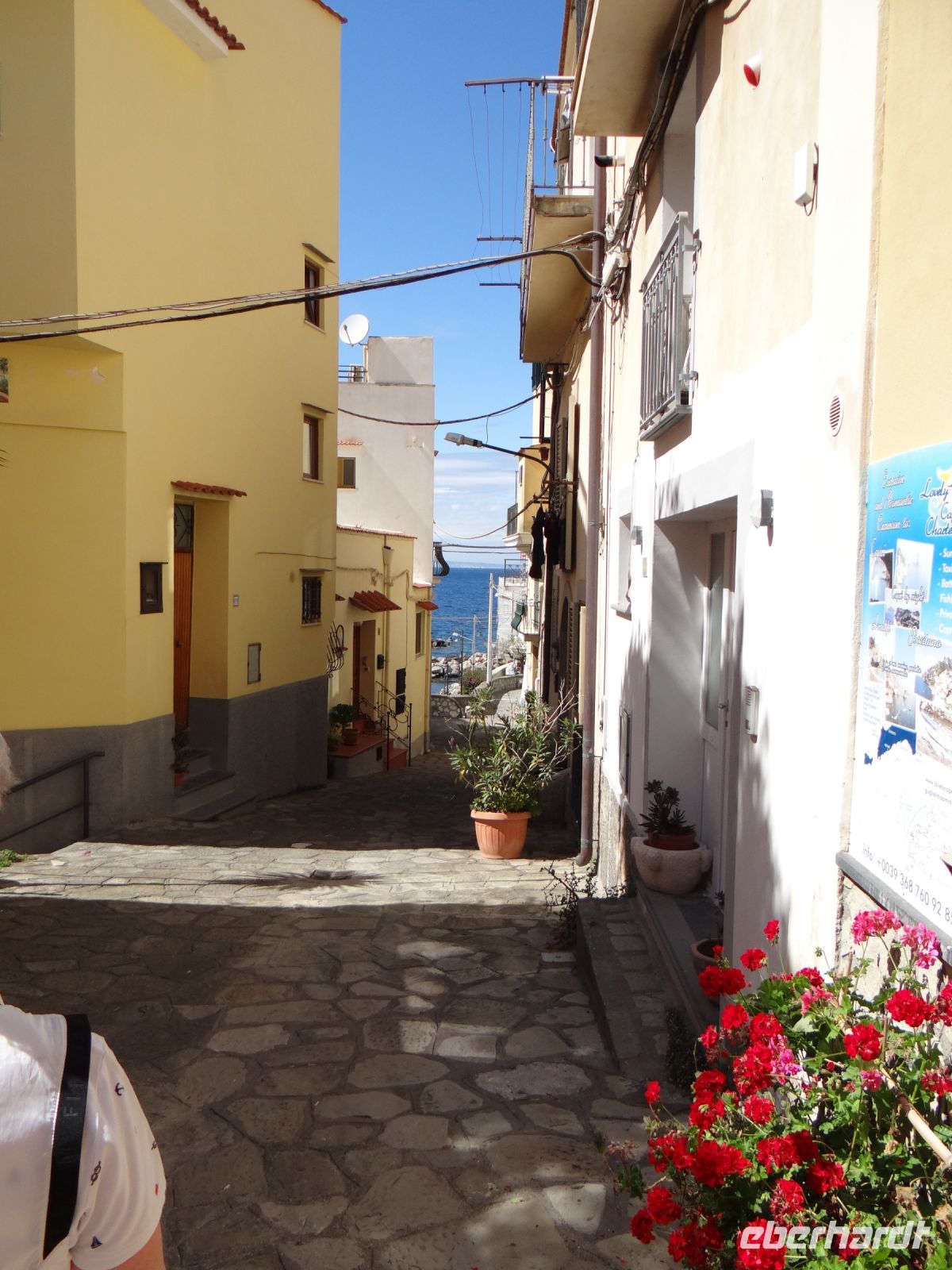 Massa Lubrense, Gasse zum Hafen