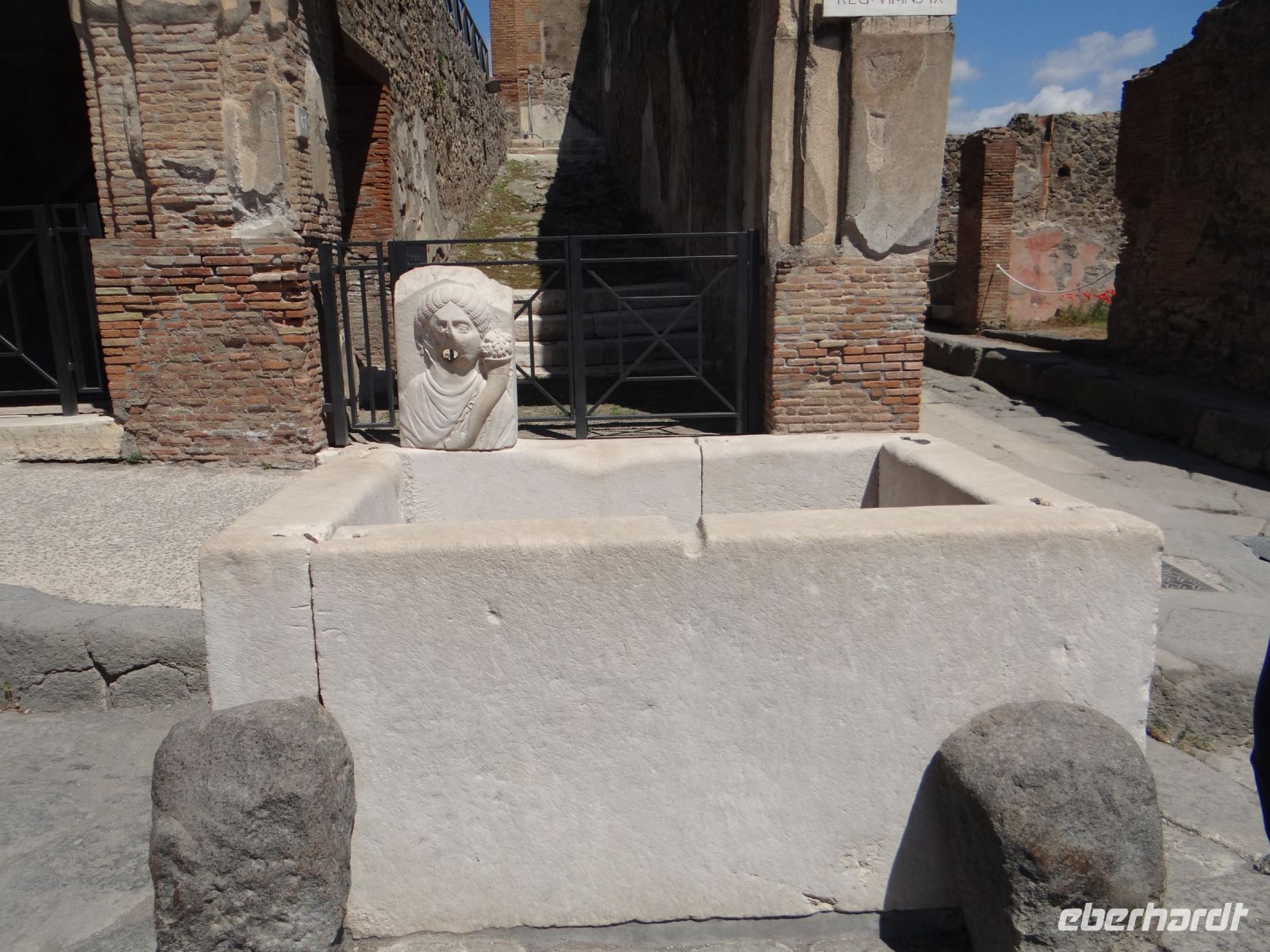 Pompeji, Brunnen an der Via dell’Abbondanza  