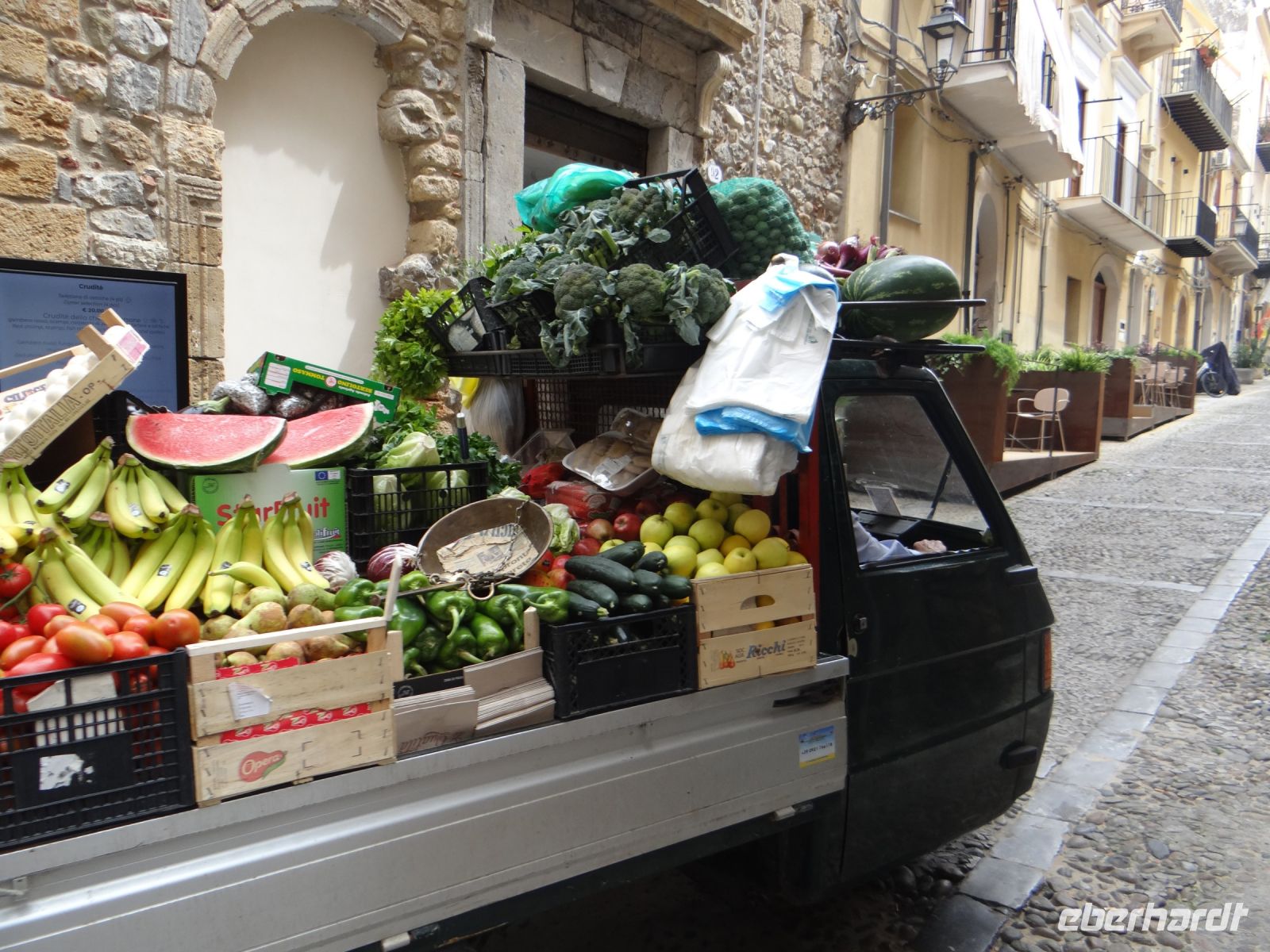 Cefalù, ein fahrender Obst- und Gemüseverkäufer