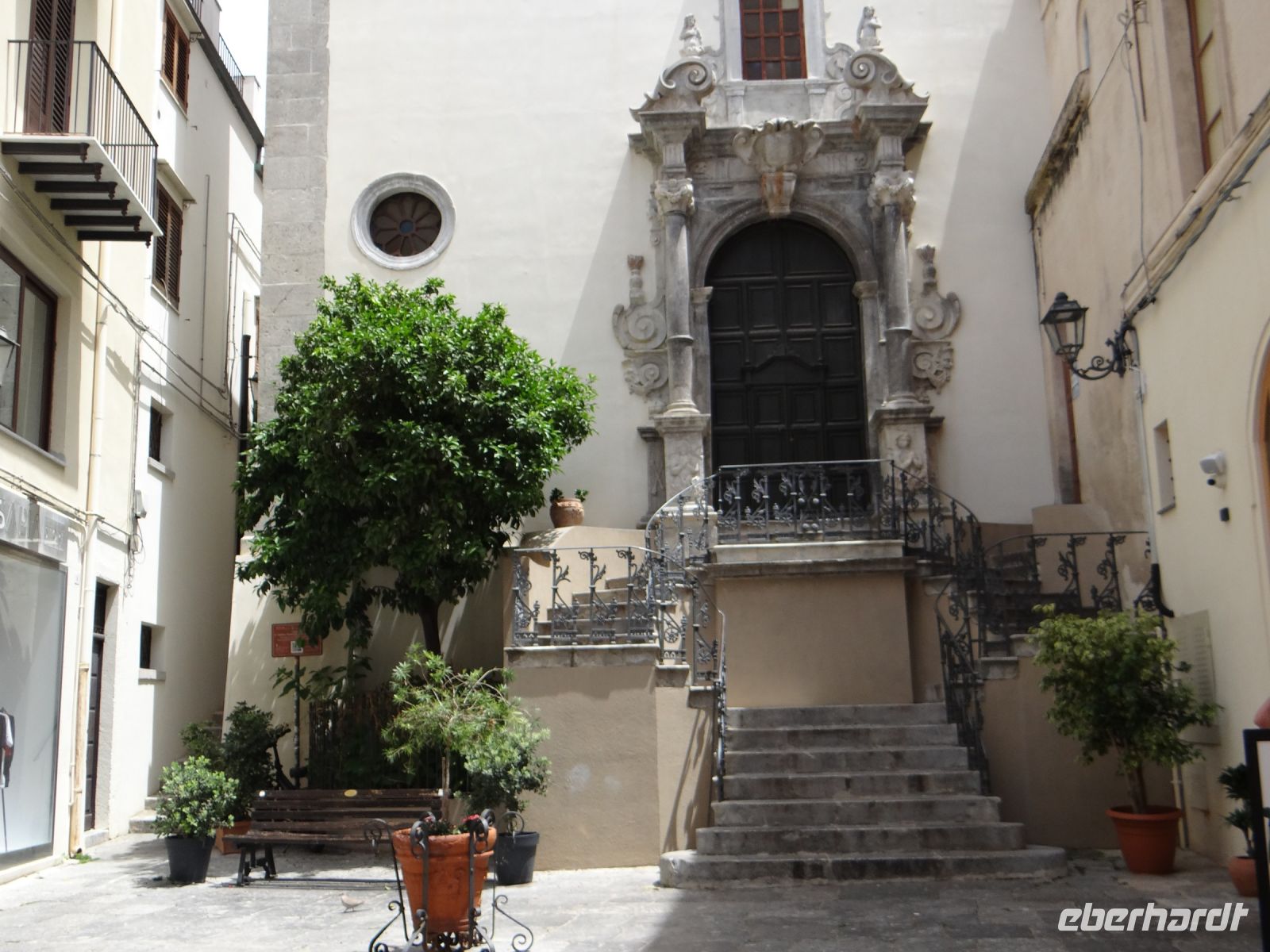 Cefalù, Kirche des Hl. Stefan mit hübschem Vorplatz