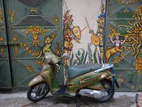 Taormina, von der Vespa zur Garage – alles passend gestaltet.