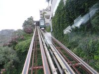 Hoch hinaus geht es mit der Seilbahn in unsere Hotelzimmer.