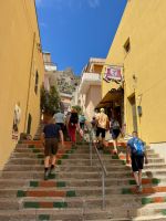 Wir erklimmen die Treppen von Castelsardo