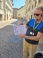 Unser Stadtführer Piero singt mit uns das Lied 