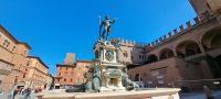 Bologna - die rote Stadt - der Neptunbrunnen - Dreizack ist Vorlage von Maserati 