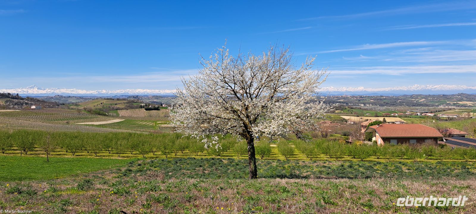 Piemont mit 270 Grad Alpenbogen