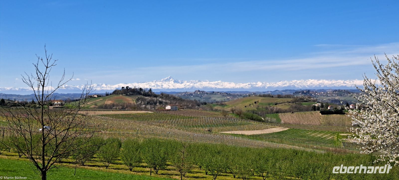 Piemont mit 270 Grad Alpenbogen