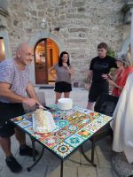 Das Dessert Pistazien Rolle wird abends verkostet - Villa Ginevra, Sizilien 