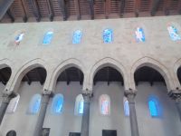 Die Säulen und Bögen der Kathedrale von Cefalù - Sizilien