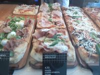 Focaccia in der Via Maqueda - Palermo, Sizilien 