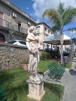 Nicotera - Statuen entlang der Strasse  - Kalabrien