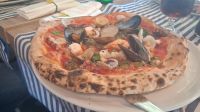 Pizza mit Meeresfrüchten - Salerno