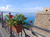 Blick auf das Meer und die Castello Aragonese - Pizzo, Kalabrien