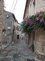 Schmale Gassen - alte Gemäuer in Gerace - Kalabrien