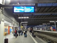 München, wir laufen zu unserem Zug nach Verona.