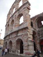 Verona, die Außenwandung der Arena war noch höher als heute.