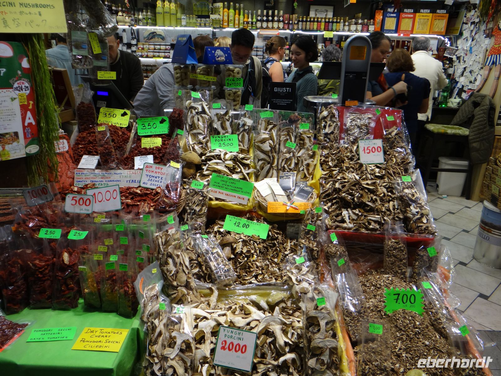 Florenz, Markthalle, getrocknete Steinpilze unterschiedlicher Güte.