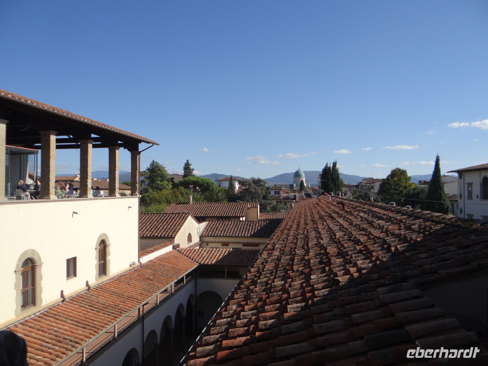 Florenz, auf dem Dach des Ospedale degli Innocenti liegt das Caffè de Verone.