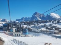 Fahrt von der Seiser Alm mit der Umlaufbahn nach Seis...