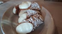 Canoli mit Schafsricotta Dessert Sizilien