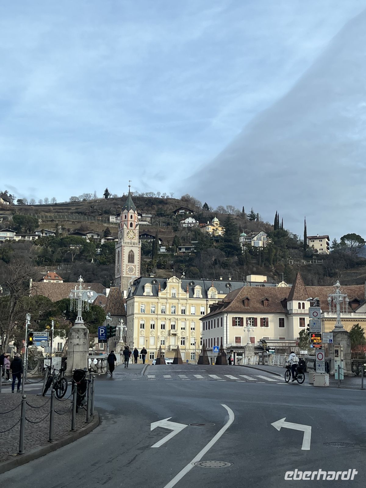 Weihnachts -& Silvesterreise Südtirol: Meran - Hintergrund der Pulverturm
