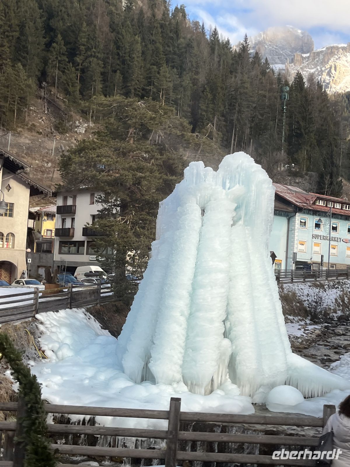Weinachts- & Silvesterreise Südtirol:  Dorf Canazei im Fassatal