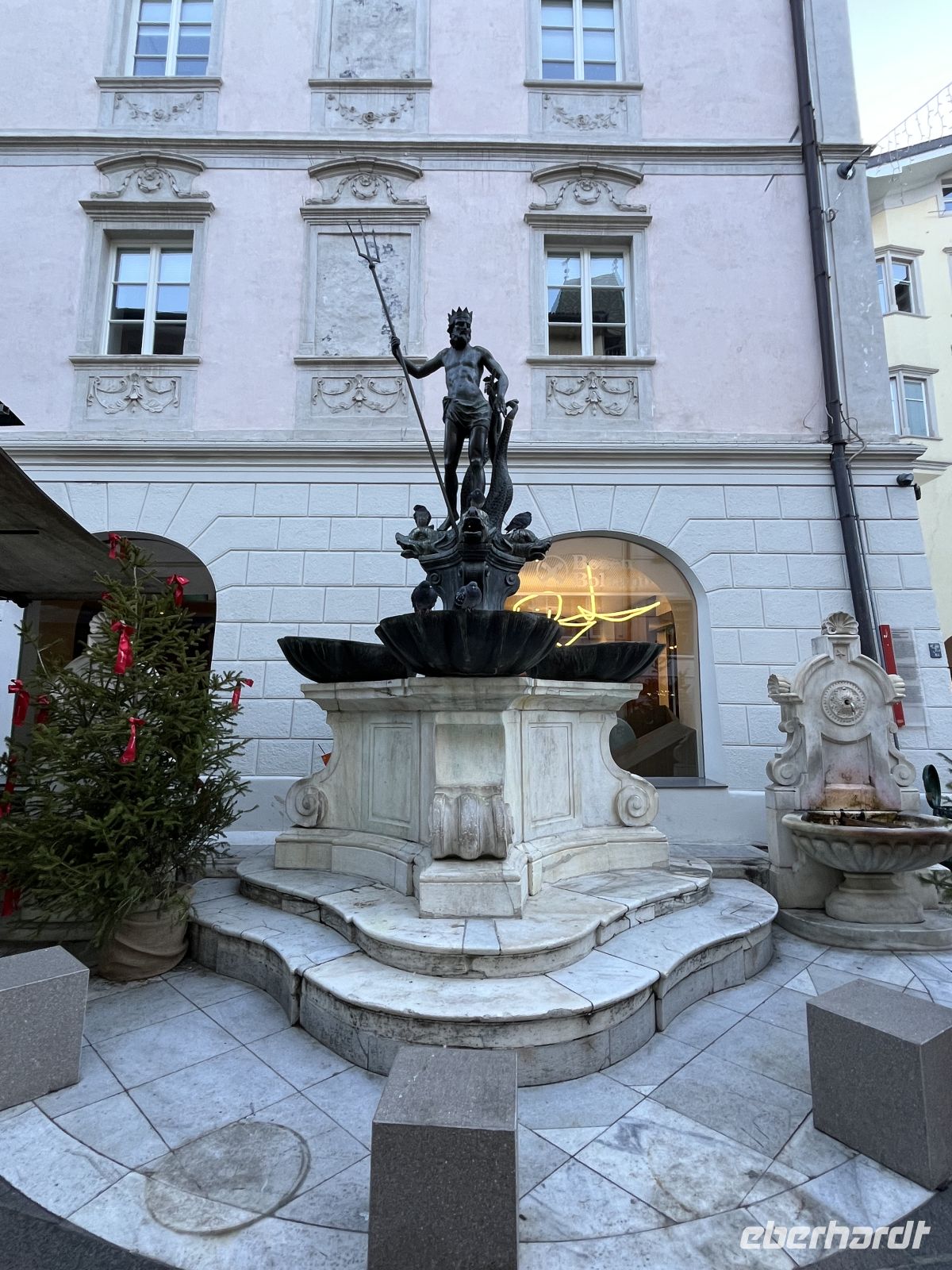 Weihnachts- & Silvesterreise Südtirol:  Bozen - Neptunbrunnen auf dem Obstplatz