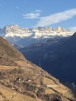 Weihnachts- & Silvesterreise Südtirol:  Bozen - Blick aus der Seilbahn - Rosengartengruppe & Weingebiete