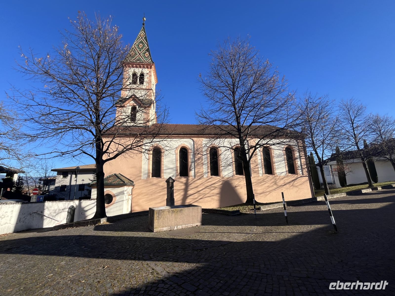 Weihnachts- & Silvesterreise Südtirol:  entlang der Weinstrasse - Eppan - Kirche San Michele