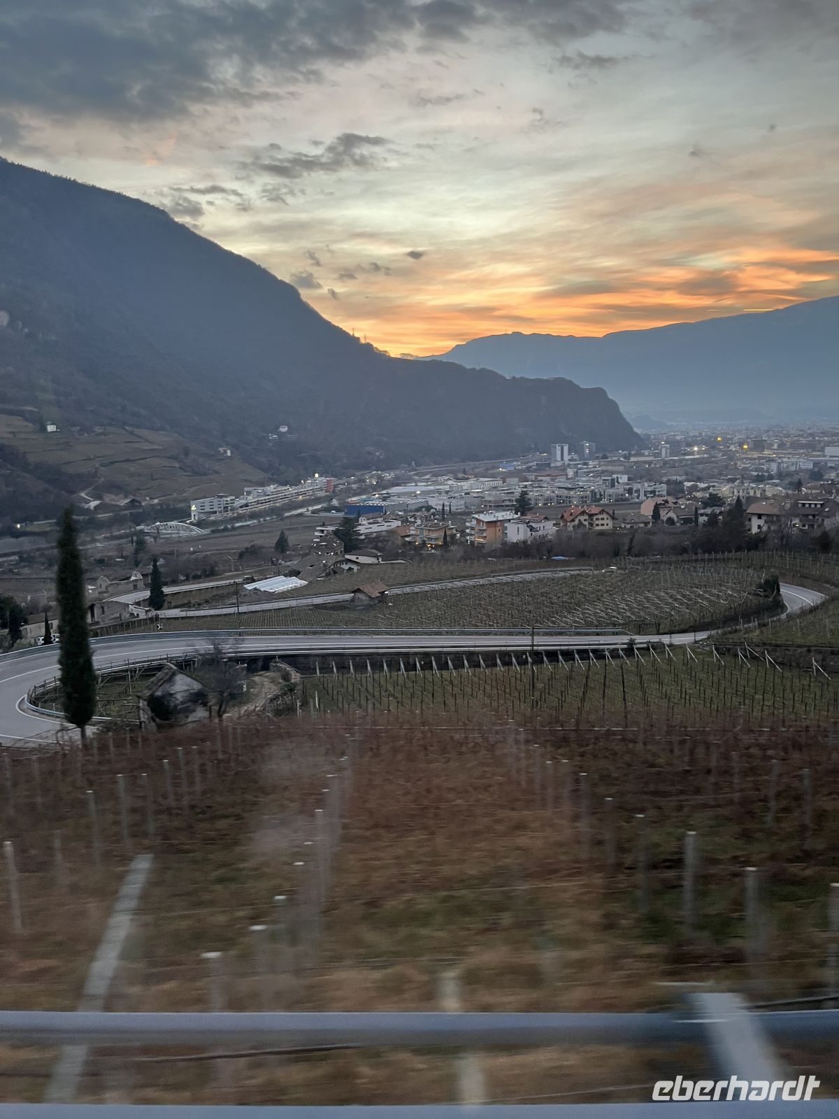 Weihnachts- & Silvesterreise Südtirol:  -  Brixen - letzte Auffahrt - Blick Serpentine & Bozen