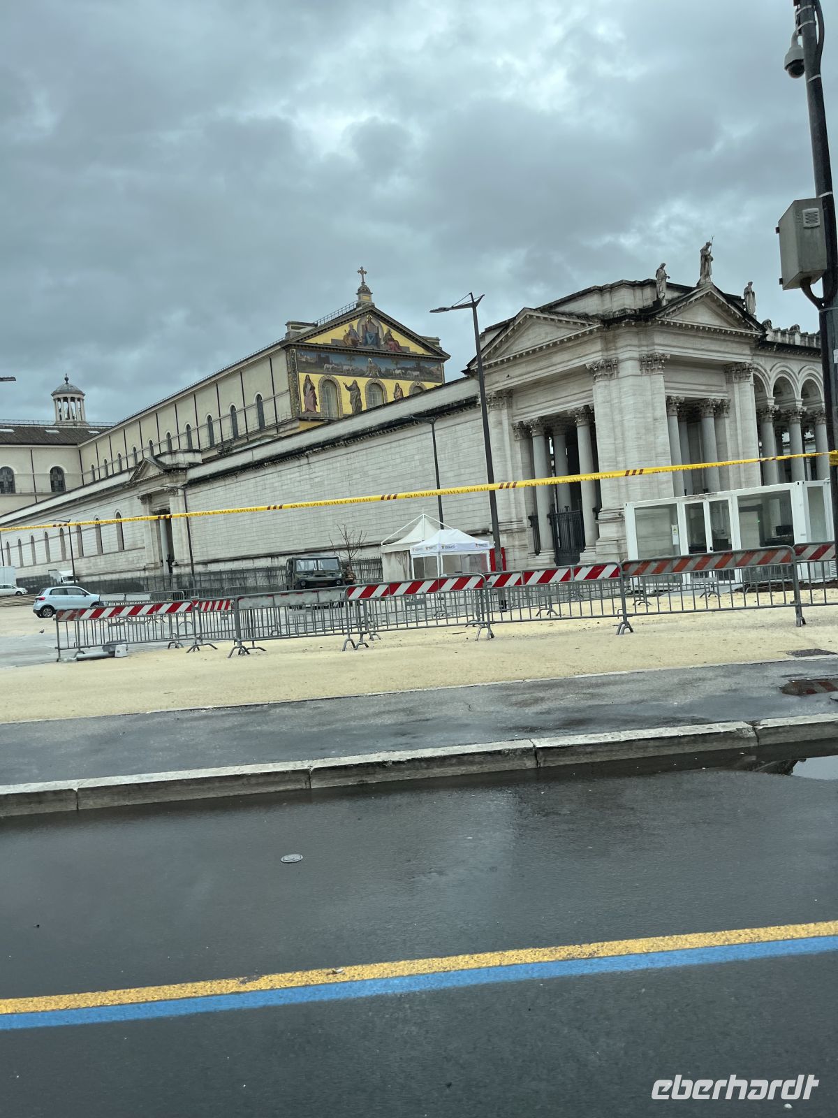 ROM - vorbei an der Basilika Sankt Paul vor den Mauern in Rom