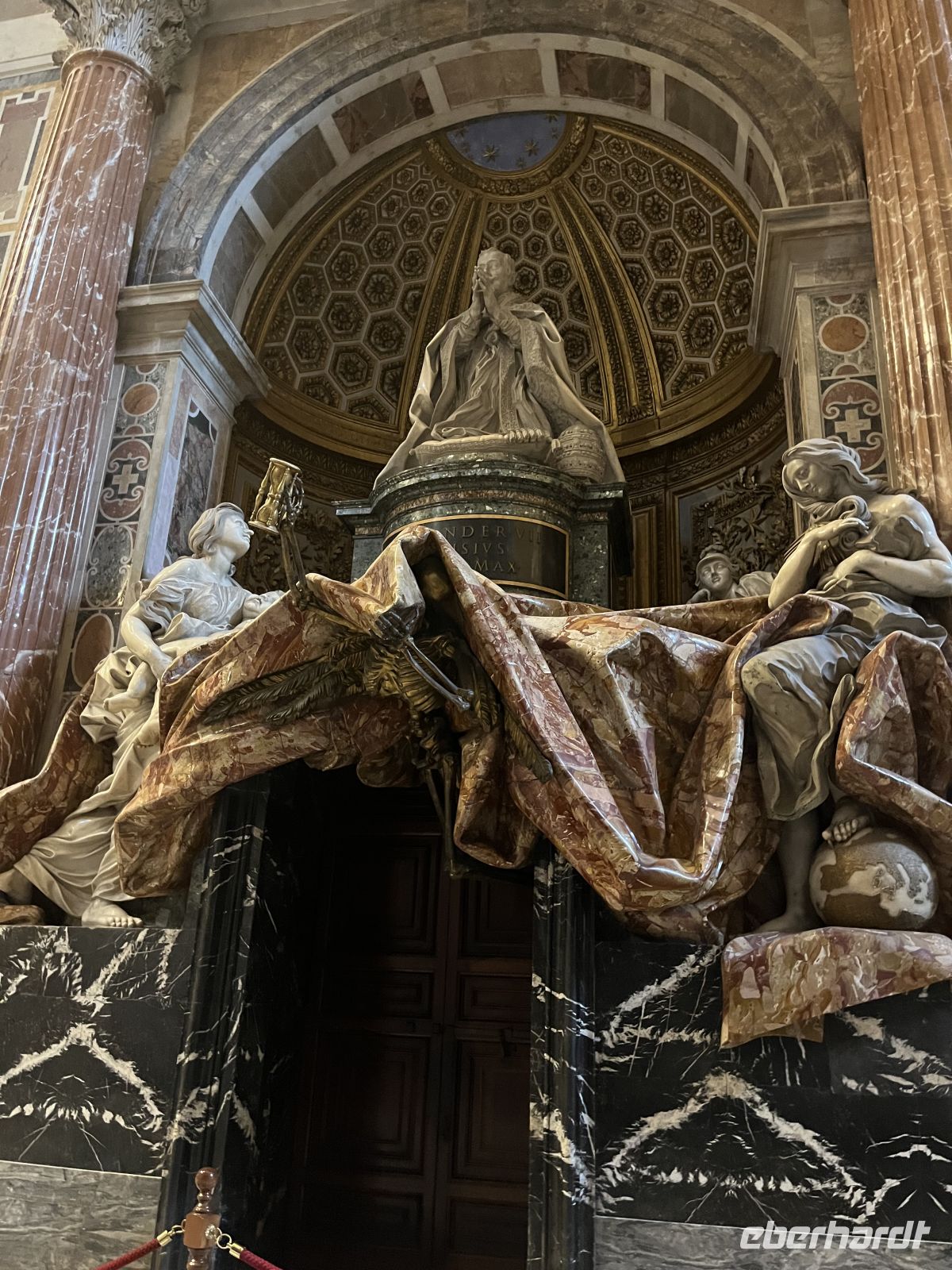 ROM - Petersdom - Grabmal Papst Alexander VII.; links - die Barmherzigkeit/  recht - die Wahrheit, die ans Licht kommt; mittig, der Tod kommt ans Tageslicht