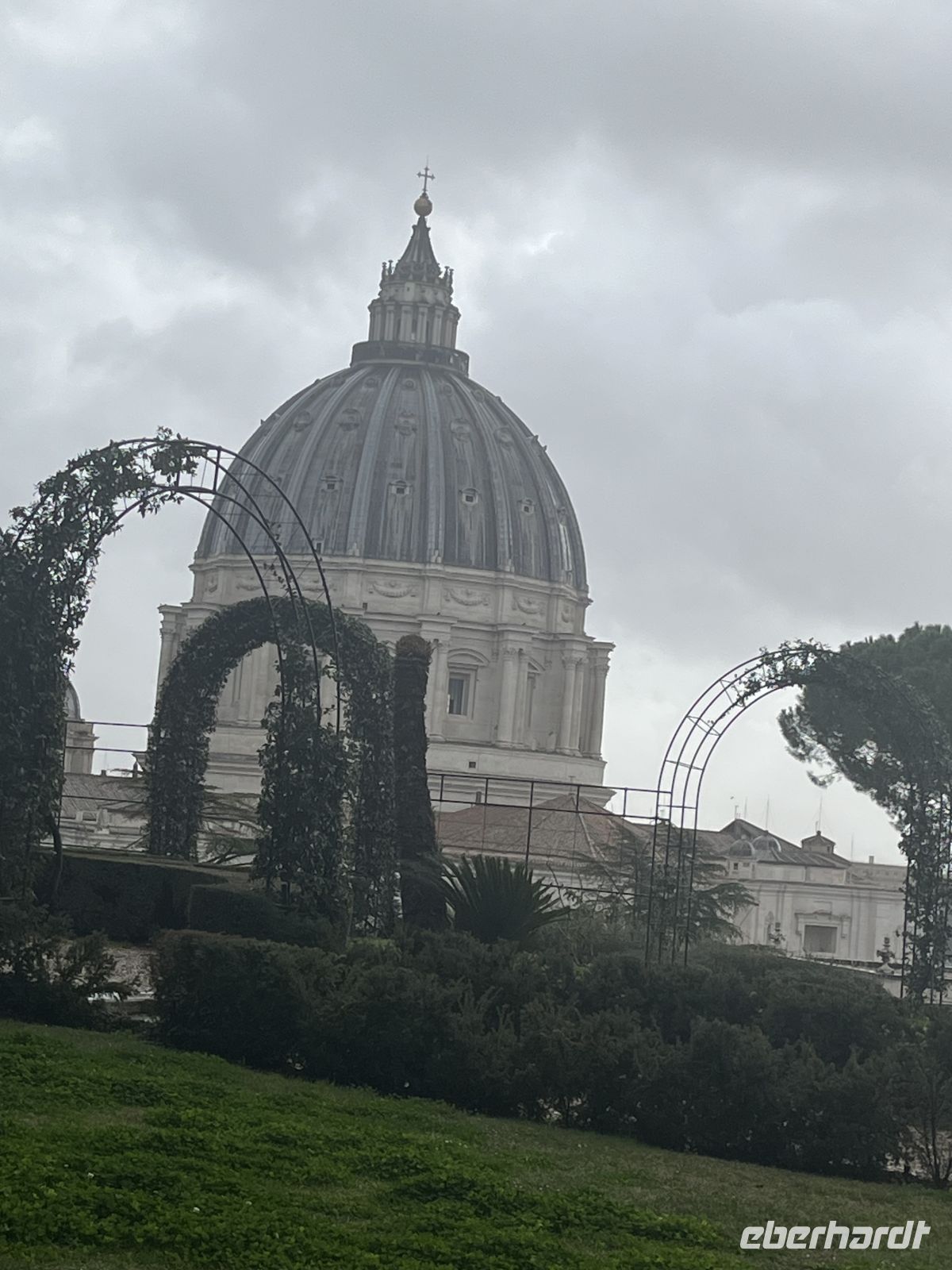 ROM- Besuch Vatikanischen Garten - Petersdom