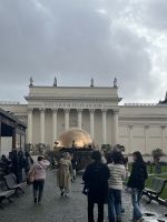 ROM- Besuch Vatikanischen Museen - Bronzekugel- Skulptur 