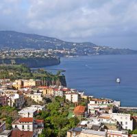Blick auf Sorrent &ndash; &copy; Inge Bily (Eberhardt TRAVEL)