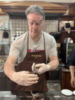 Herstellung  &ndash; &copy; Daniela Paulan (Eberhardt TRAVEL)