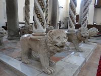 Ravello, sechs prächtige Löwen tragen die Kanzel im Dom.  &ndash; &copy; Vivian Kreft (Eberhardt TRAVEL)