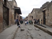 Pompeji, Straßenalltag der Neuzeit &ndash; &copy; Vivian Kreft (Eberhardt TRAVEL)