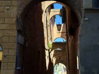 4. Tag: Stadtführung in Siena – Gasse in der Altstadt &ndash; &copy; Andreas Wolfsteller (Eberhardt TRAVEL)