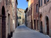 6. Tag: Freizeit in Montalcino – Gassen der Altstadt &ndash; &copy; Andreas Wolfsteller (Eberhardt TRAVEL)